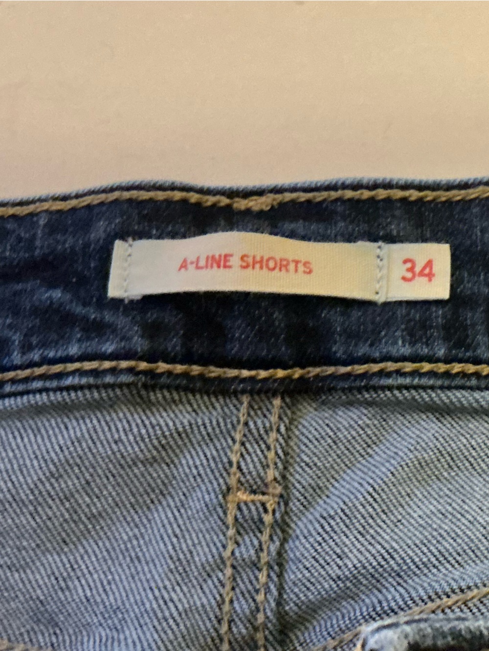 Levi’s Women’s A Line Shorts Dark Wash - Picture 5 of 6